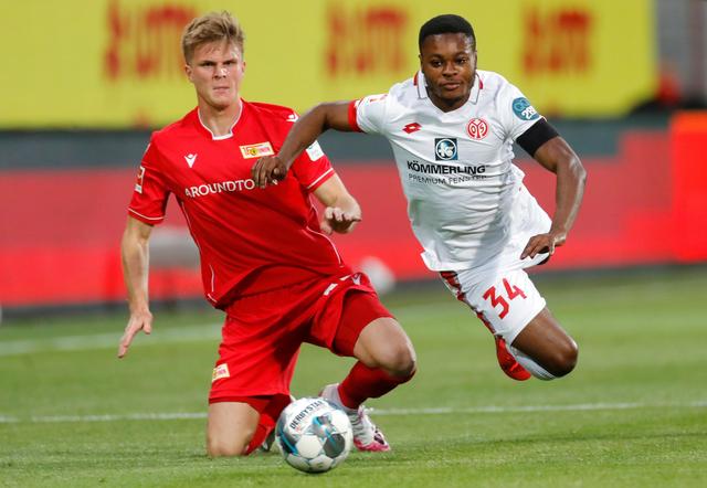 [中超]山东泰山主场战平青岛海牛