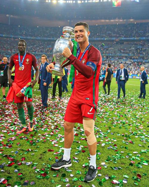 弗兰克：上半场本该很轻松打进第二球，会加强终结能力的训练