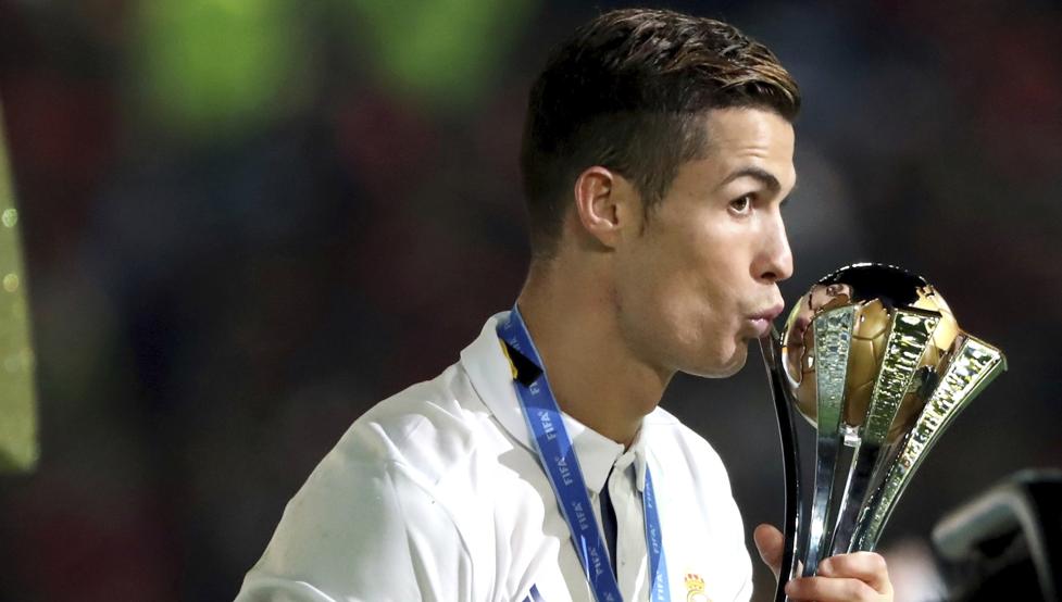 拉菲尼亚突破造点 亲自主罚稳稳命中