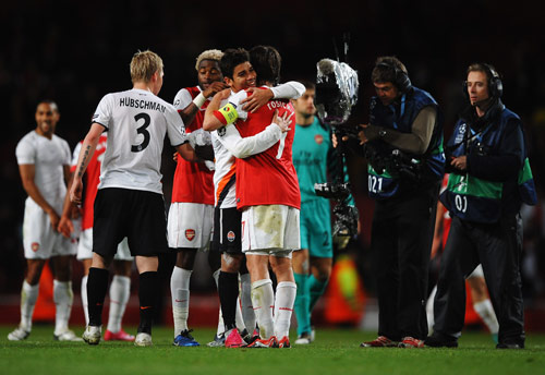 英超-双方屡失破门良机 阿森纳主场战平利物浦