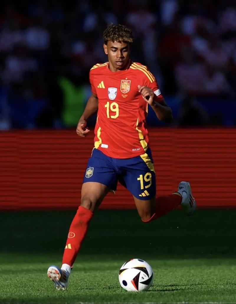 意甲-劳塔罗失良机孔塞桑制胜球 尤文1-0国际米兰 [意甲尤文图斯]