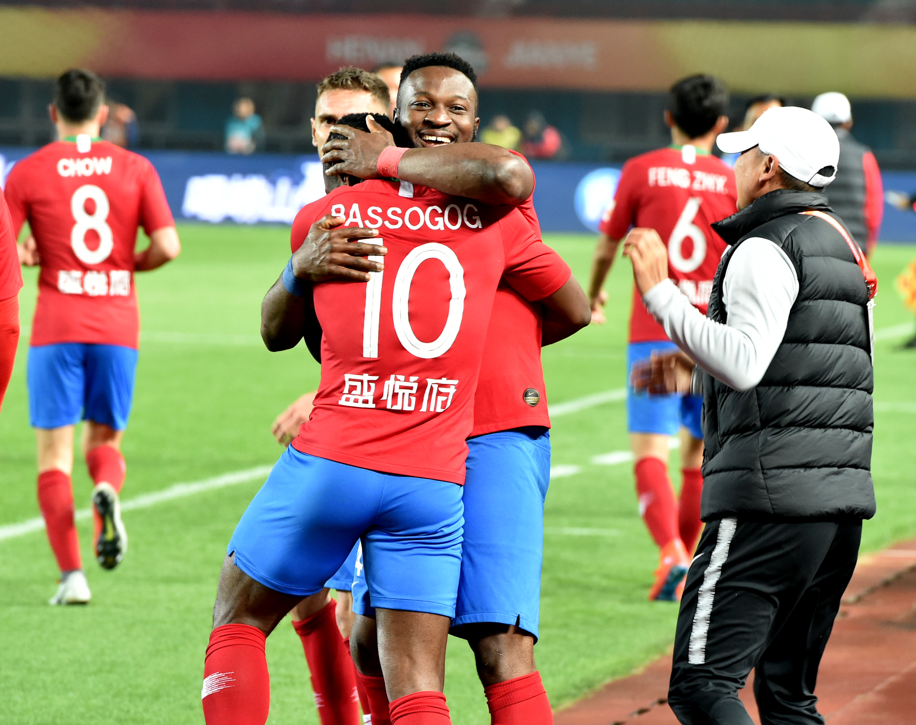 西部最新排名动态解析：快船强势攀升，湖人遭遇连败冲击，太阳稳步逼近前五